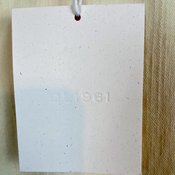 DL1961 Mara Mid Rise Straight in Parchment Size 18 New! - Picture 6 of 16